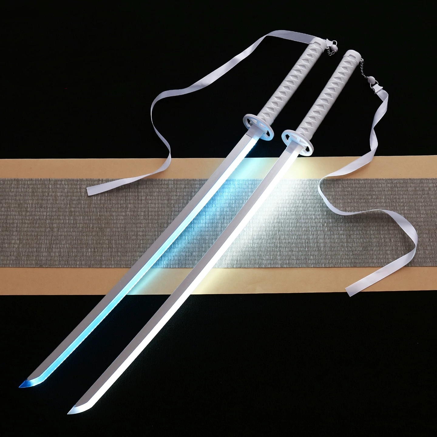 40inch Glow Bleach Katana Led  - огляд і ціна Cosplay Prop Knife